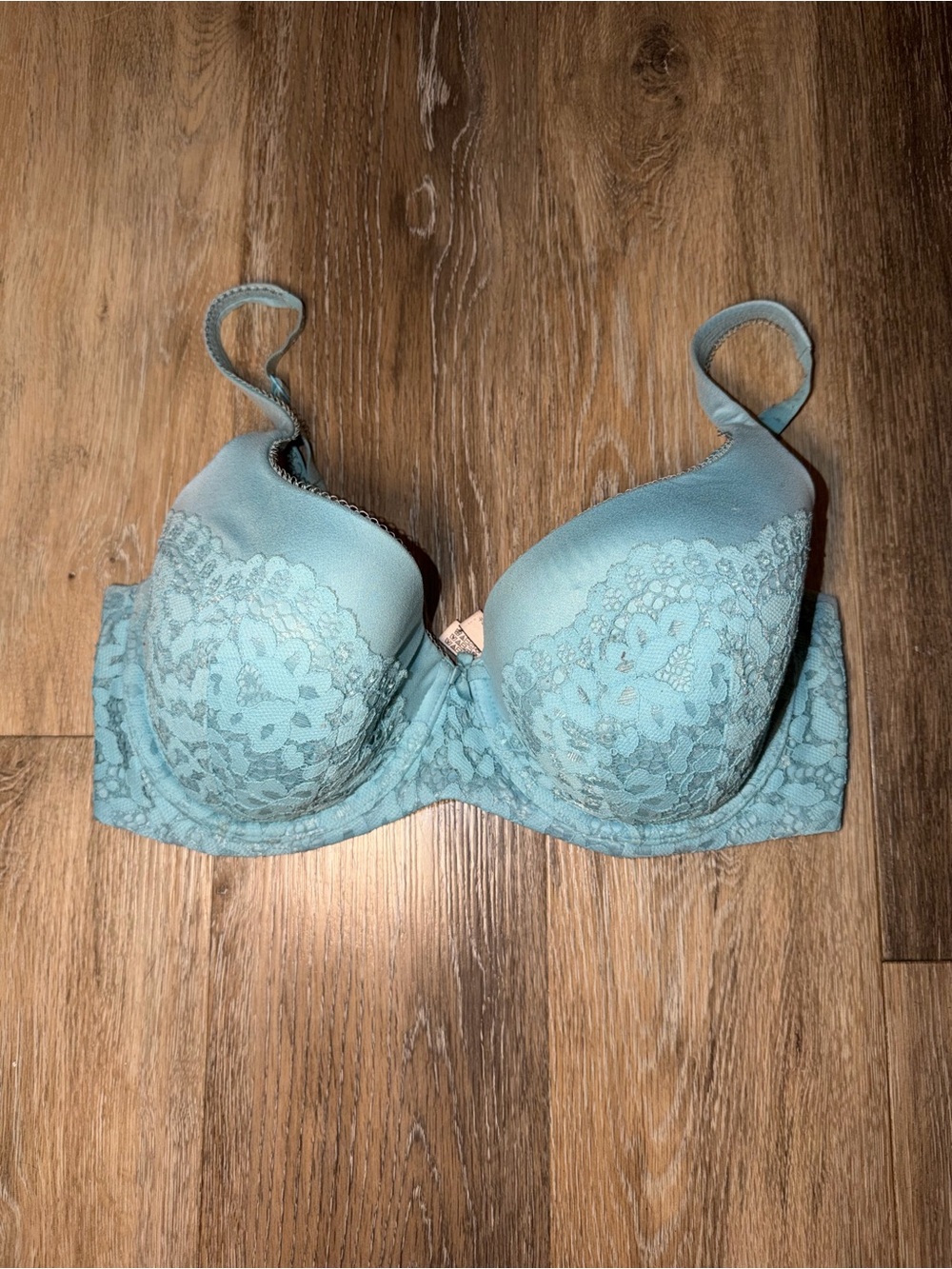 Victoria’s Secret Blue/Teal Lace Body By Victoria Lined Demi Bra